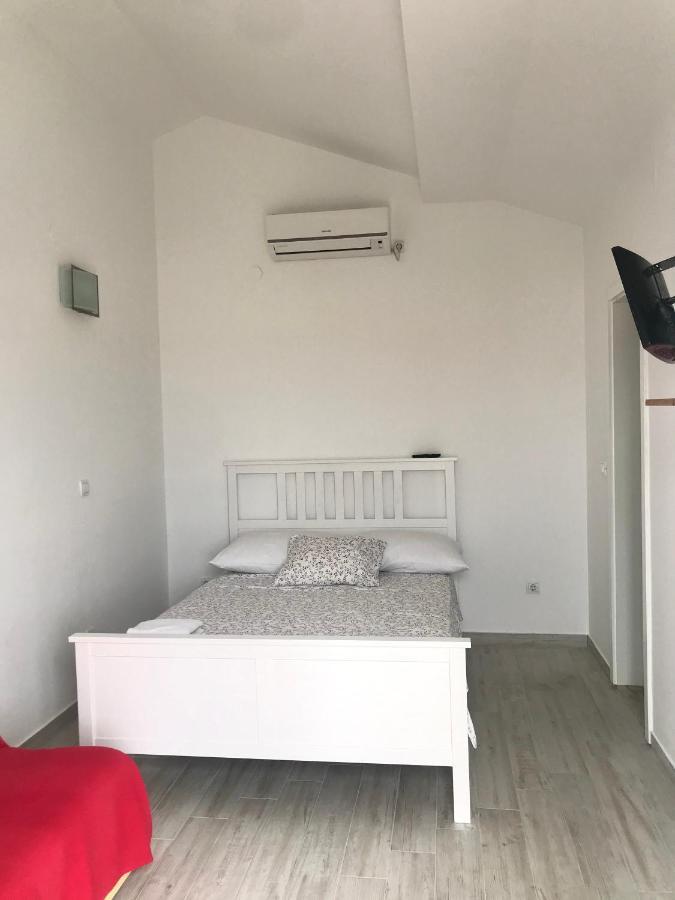 Guesthouse Davorka Bijelic Murter Ngoại thất bức ảnh