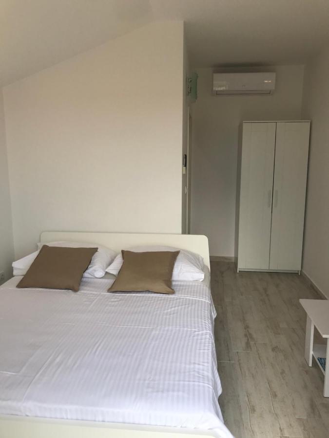 Guesthouse Davorka Bijelic Murter Ngoại thất bức ảnh