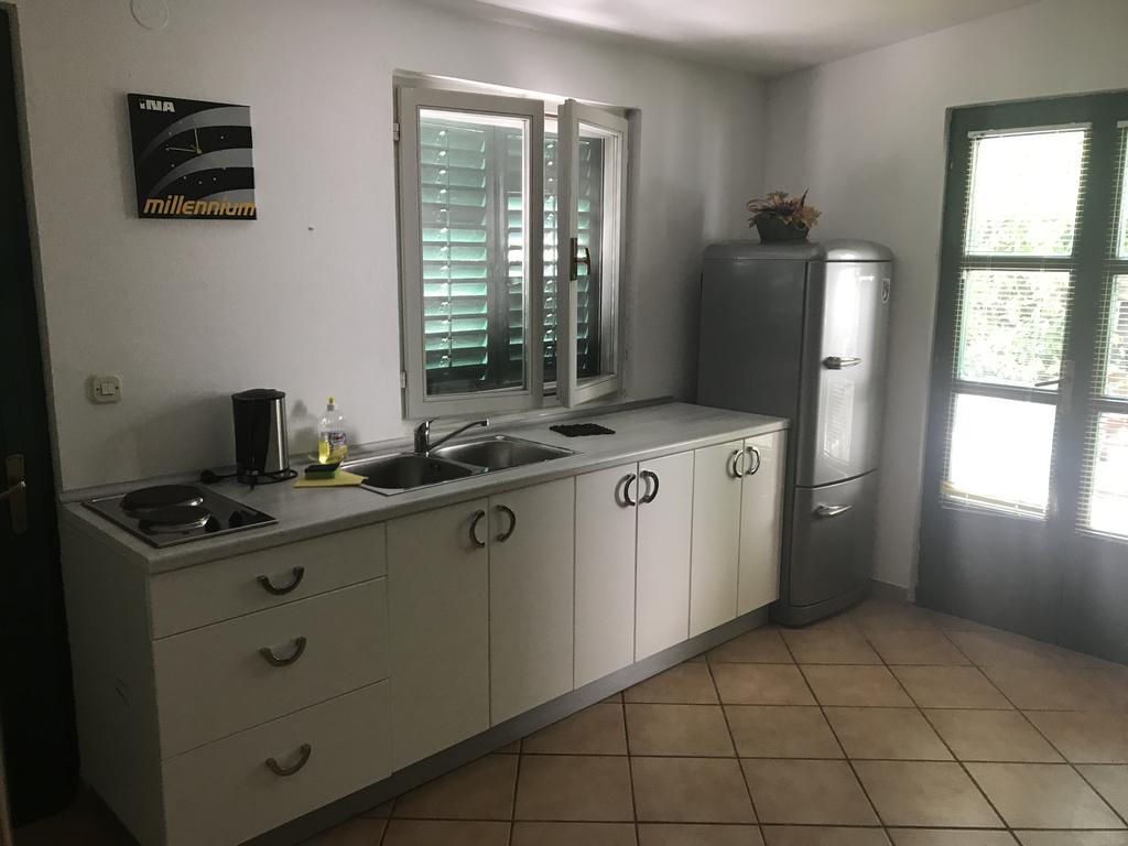 Guesthouse Davorka Bijelic Murter Ngoại thất bức ảnh