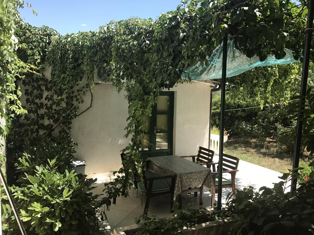 Guesthouse Davorka Bijelic Murter Ngoại thất bức ảnh