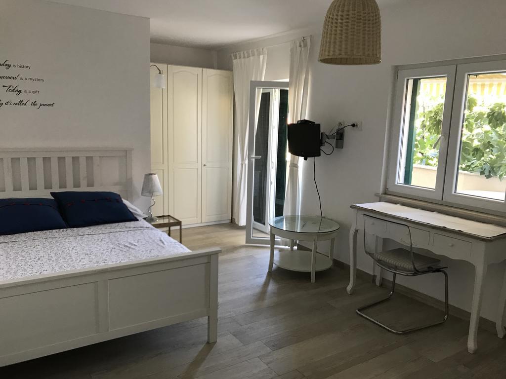 Guesthouse Davorka Bijelic Murter Ngoại thất bức ảnh